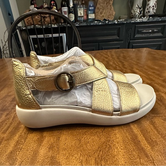 VIONIC women’s Harmony RX Women's T-Strap Recovery Sandal - Picture 7 of 16